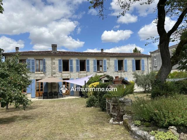 Maison vente à Saint-Jean-d'Angély, Paillé
