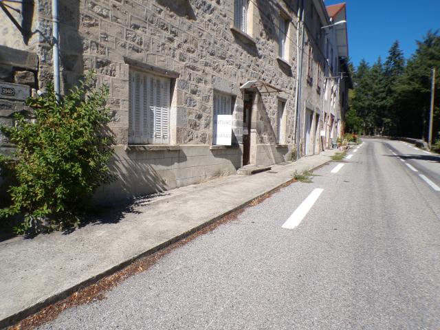 Maison vente à Intres, Saint-Julien-d'Intres