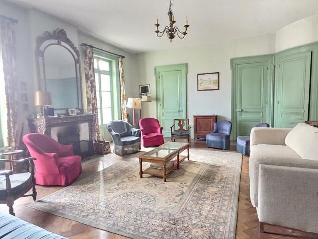 Maison vente à Saint-Étienne, L'etrat