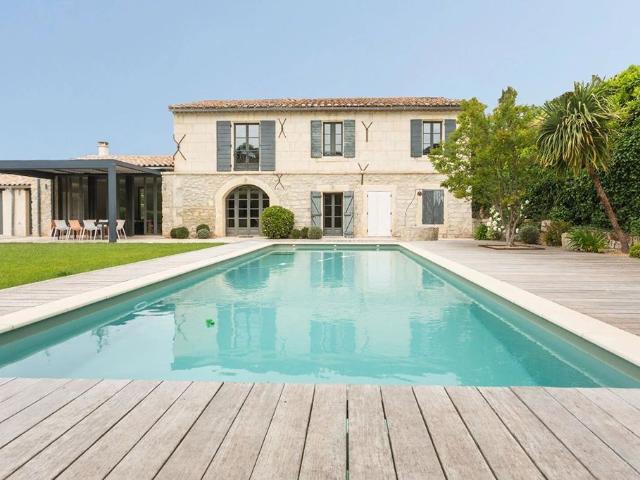 Maison location à Arles, Saint-etienne-du-grès