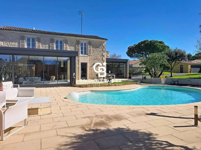 Maison vente à Fontenay-le-Comte, Fontenay-le-comte