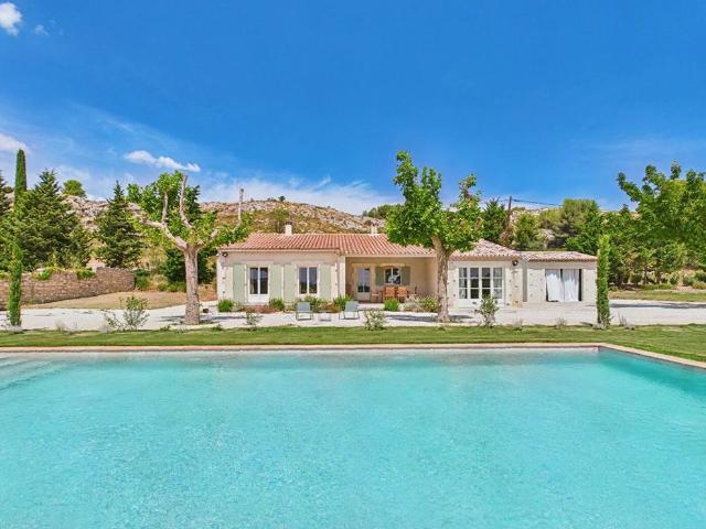 Maison location à Arles, Paradou