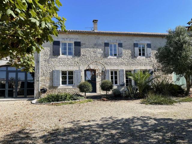 Maison vente à Confolens, Vars