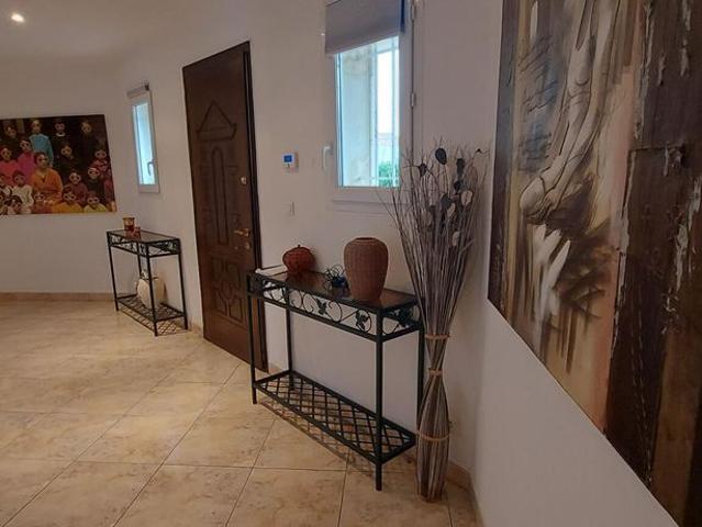 Maison vente à Nîmes, Générac