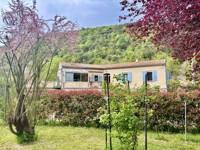 Maison vente à Carpentras, Savoillan