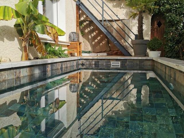 Maison location à France métropolitaine, Rousset