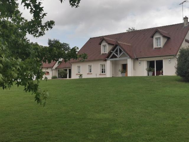 Maison vente à Vierzon, Genouilly