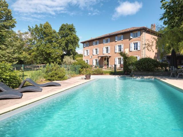 Maison vente à Vienne, Pact