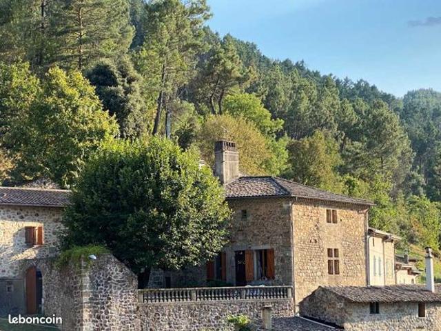 Maison vente à Saint-Sauveur-de-Montagut, Ardèche