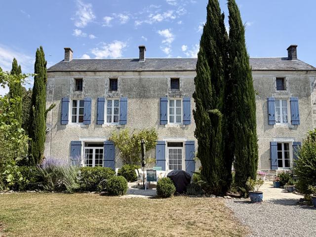Maison vente à Saint-Jean-d'Angély, Dampierre-sur-boutonne