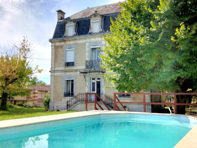 Maison vente à Confolens, Aigre