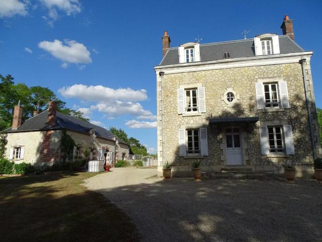 Local Commercial vente à Issoudun, Reuilly