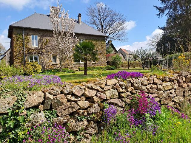 Maison vente à Mayenne, Courcité