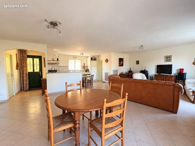 Maison vente à Champagne-Vigny, Charente