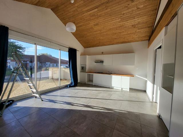 Maison location à Sauzé-Vaussais, Sauzé-entre-Bois