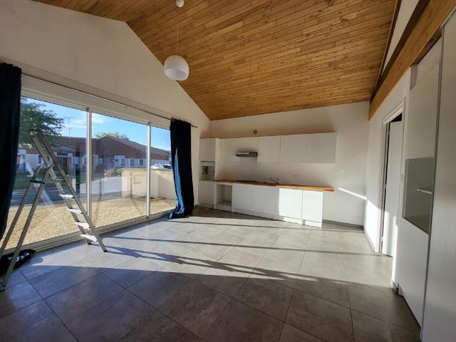 Maison location à Sauzé-Vaussais, Sauzé-entre-Bois