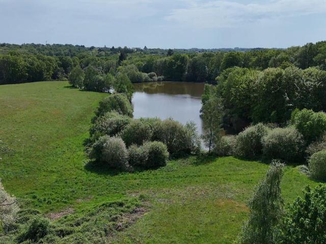 Maison vente à Nontron, Champs-romain