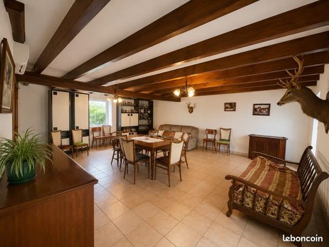 Maison vente à Saintes, La Vallée