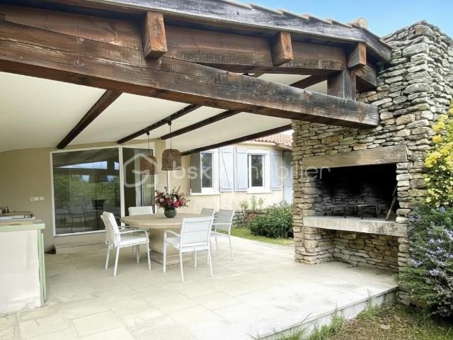 Maison vente à Apt, Lacoste