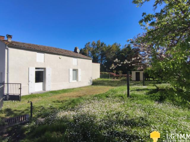 Maison vente à Saintes, Brie-sous-mortagne