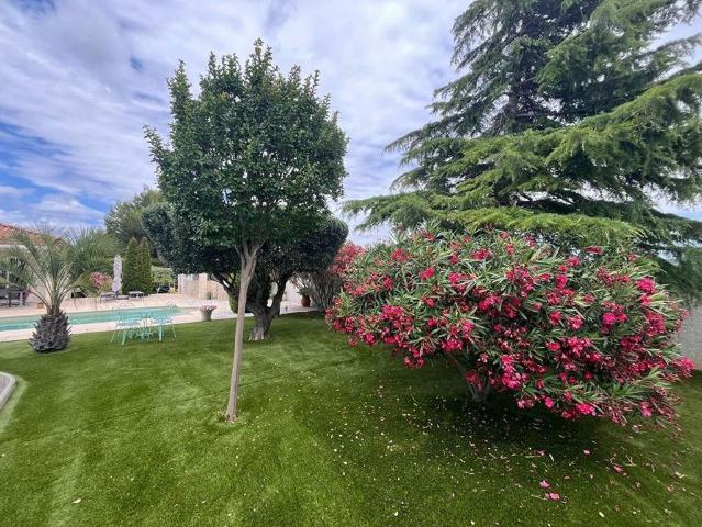 Maison vente à Narbonne, Cruscades