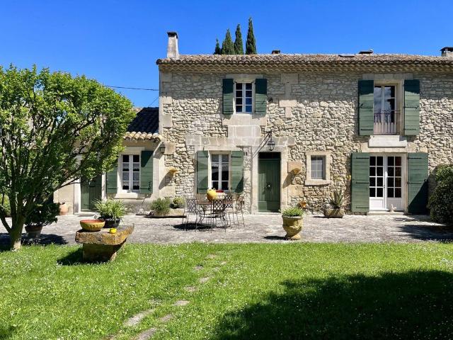 Maison vente à Arles, Saint-etienne-du-grès