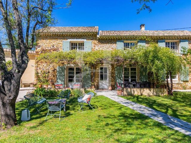 Maison vente à Carpentras, Sainte-cécile-les-vignes