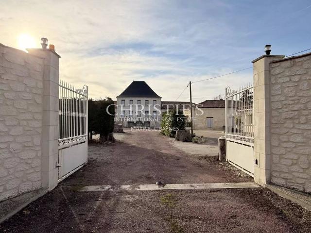 Maison vente à Angoulême, Aignes-et-puypéroux
