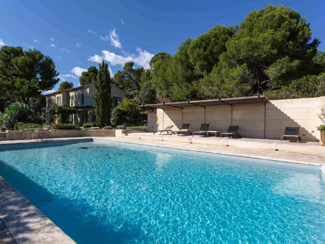 Maison location à Arles, Paradou