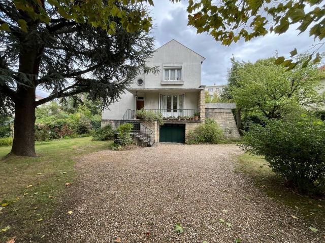 Maison vente à Versailles, La Celle-saint-cloud
