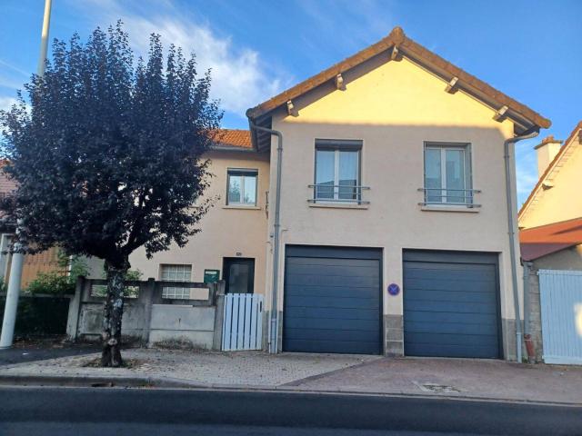 Maison location à Coufins, Arpajon-sur-Cère