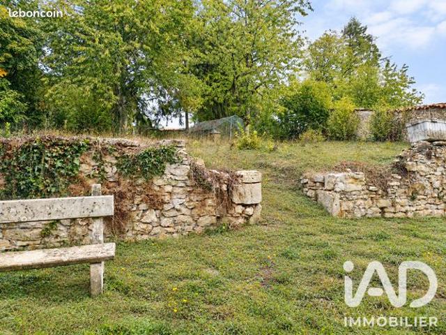 Maison vente à Saint-Laurent-de-Céris, Charente