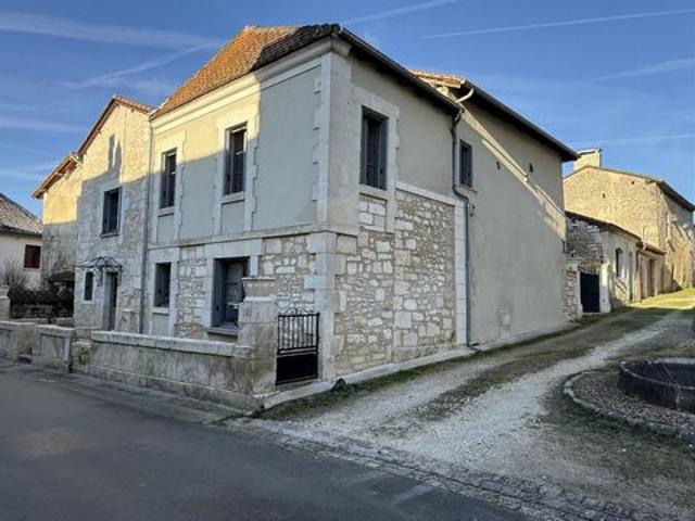 Maison vente à Nontron, Bourdeilles