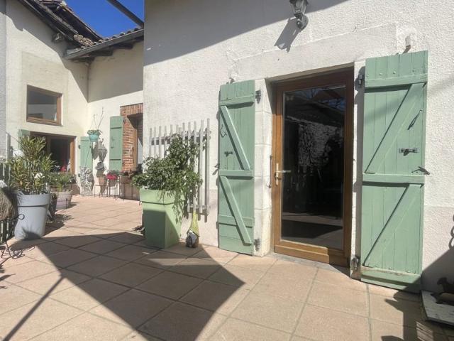 Maison vente à Confolens, Chassenon
