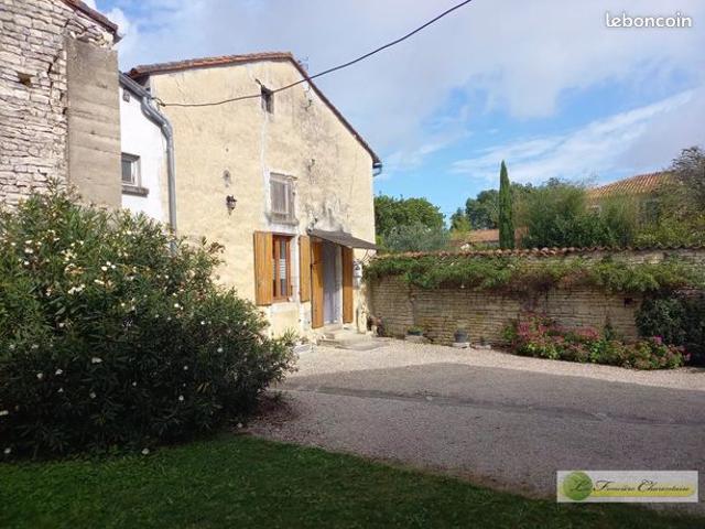 Maison vente à Confolens, Oradour