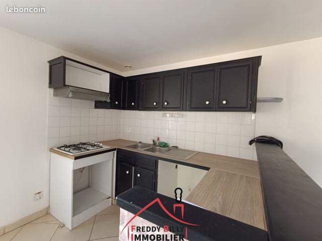 Maison vente à Bressuire, Genneton