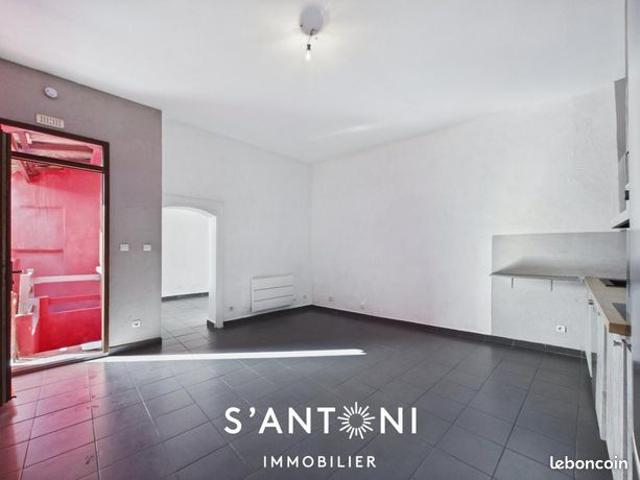 Maison vente à Nîmes, Montagnac