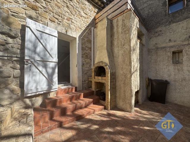 Maison vente à Nîmes, Tresques
