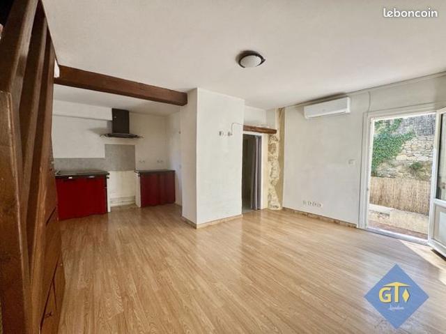 Maison vente à Nîmes, Tresques