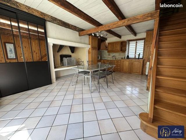 Maison vente à Mauriac, Ydes