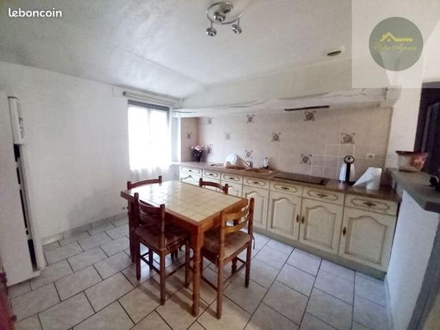 Maison vente à Sens, Domats