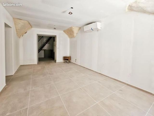 Maison vente à Nîmes, Montfrin