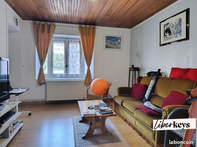 Maison vente à Mâcon, Lacrost