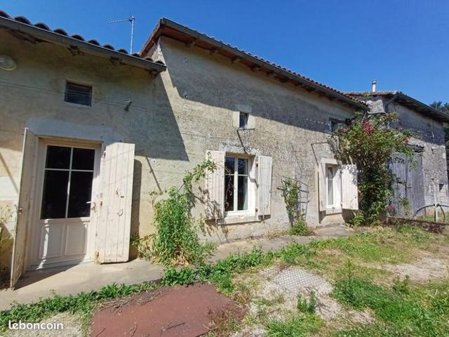 Maison vente à Confolens, Les Adjots