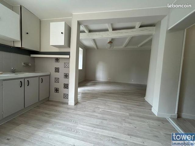 Maison vente à Vichy, Charroux