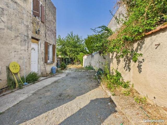 Maison vente à Niort, Chef-boutonne