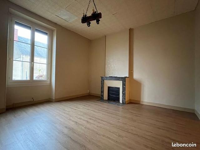 Maison vente à Saint-Amand-Montrond, Chezal-benoît