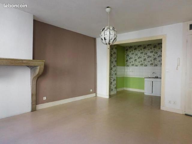 Maison vente à Nantua, Poncin