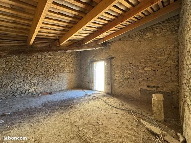 Maison vente à Nîmes, Tavel