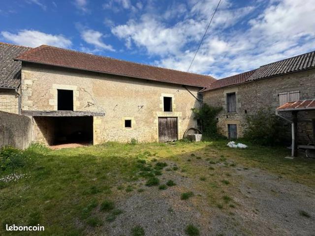 Maison vente à Montmorillon, Joussé